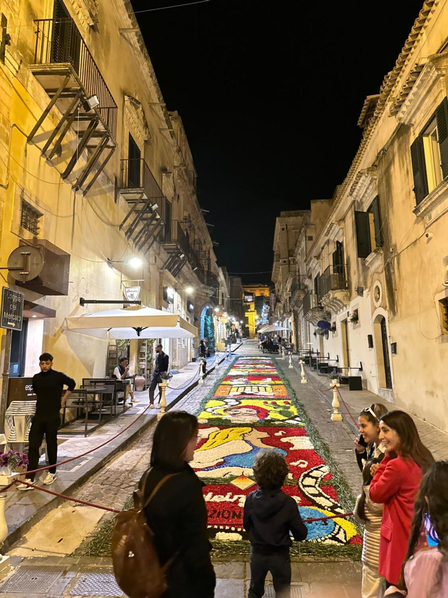 Tannur Del Carmine Villa Noto Bagian luar foto