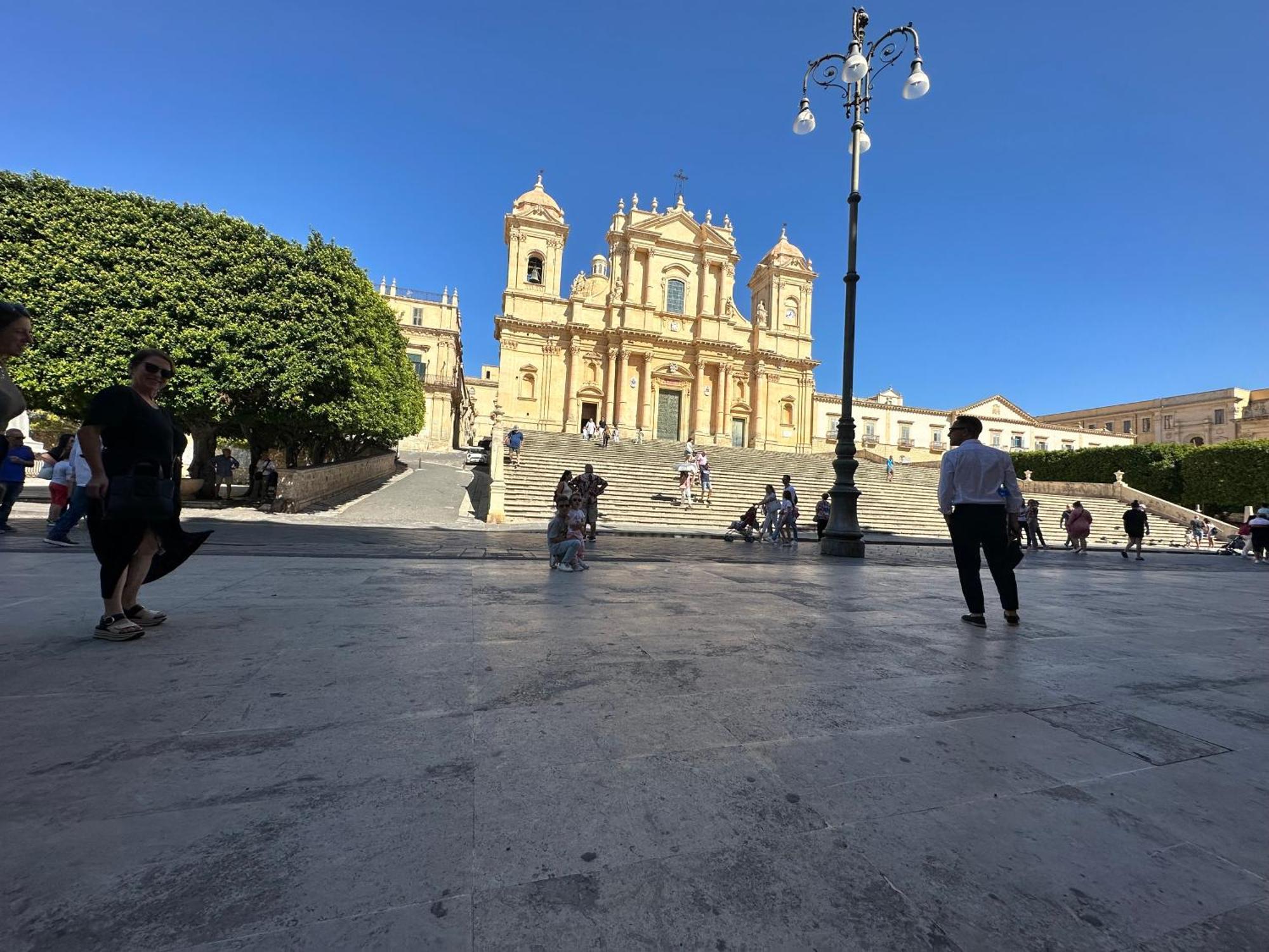 Tannur Del Carmine Villa Noto Bagian luar foto